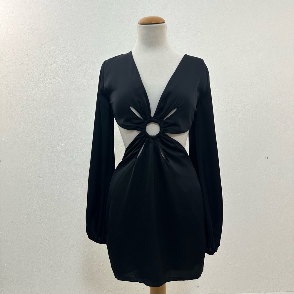 NEW SABO Skirt Cutout Dress in Black - Picture 3 of 11